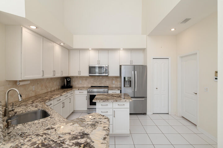 Property Photo:  1676 SW Harbour Isles Circle 97  FL 34986 