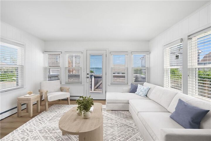Property Photo:  29 Aquidneck Avenue  RI 02871 