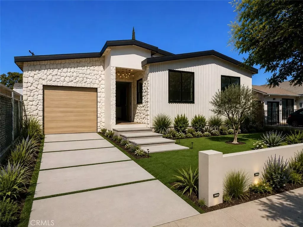 Property Photo: 18023 Tiara CA 91316