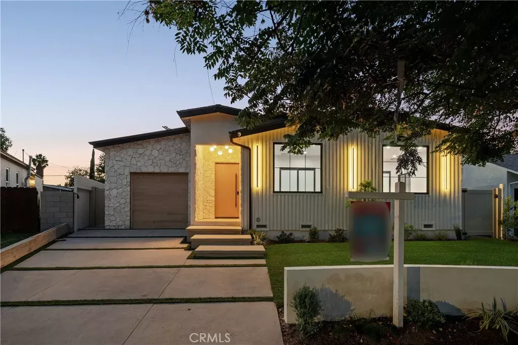 Property Photo: 18023 Tiara CA 91316