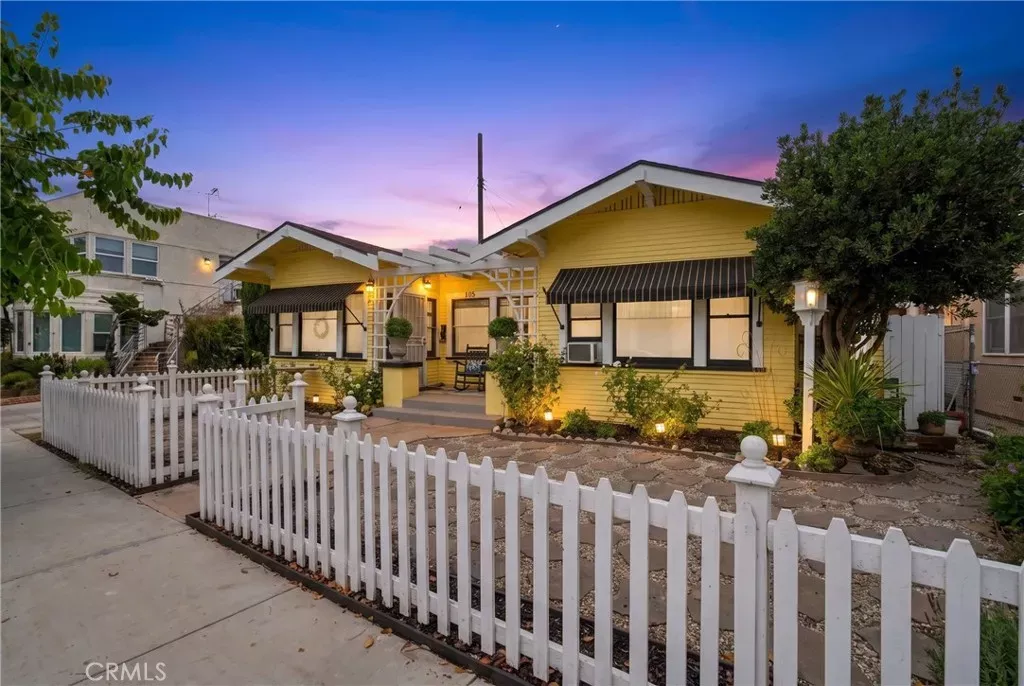 Property Photo:  1915 E 3rd  CA 90802 