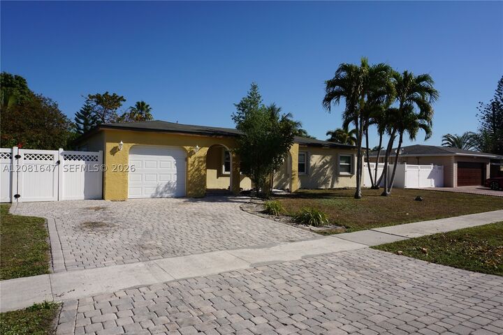 Property Photo: 4857 Alfresco St FL 33428
