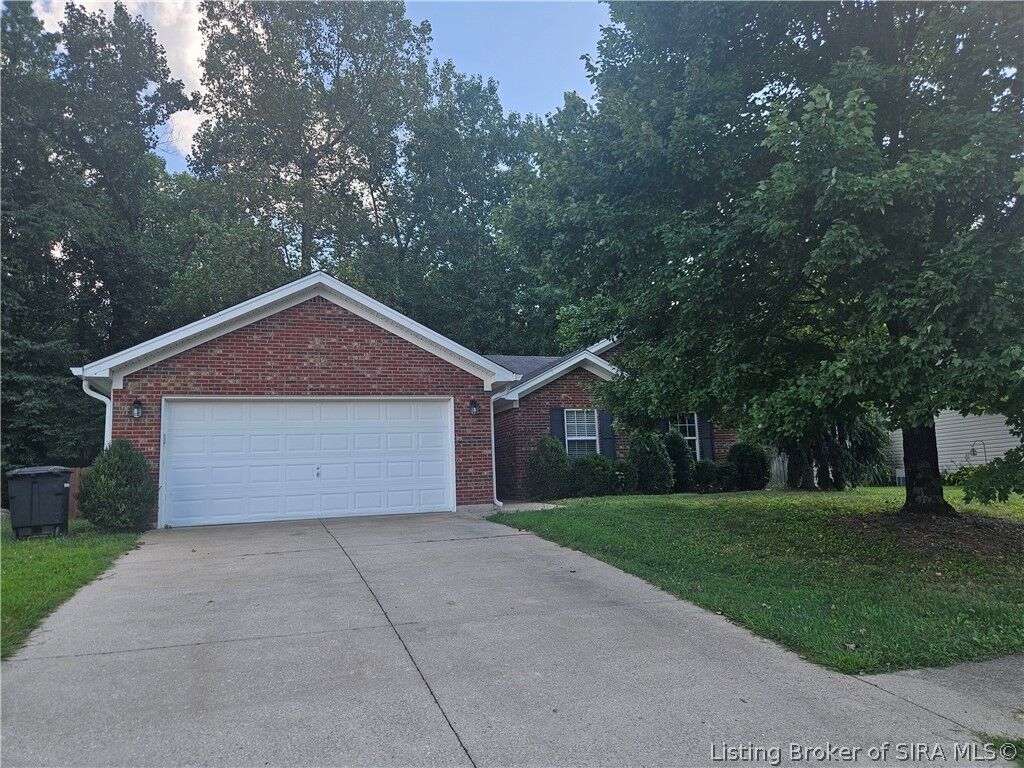 Property Photo:  305 Dalton Court  IN 47130 