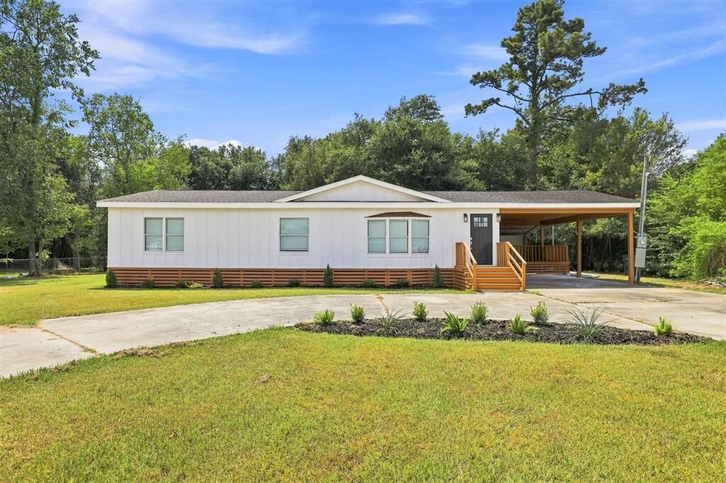 Property Photo:  2212 Greenlawn Street  LA 70607 