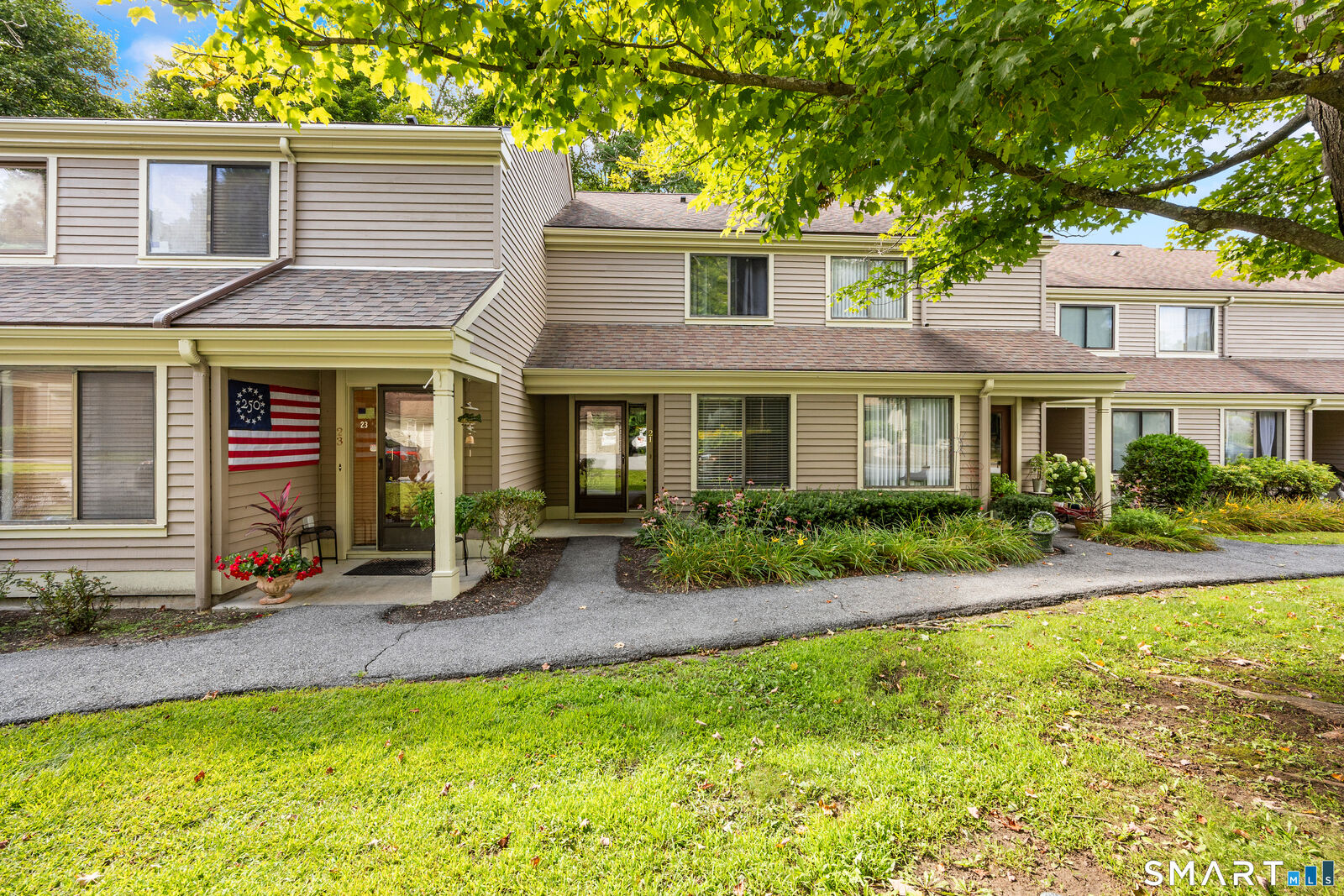 Property Photo:  21 Riveredge Drive 21  CT 06098 