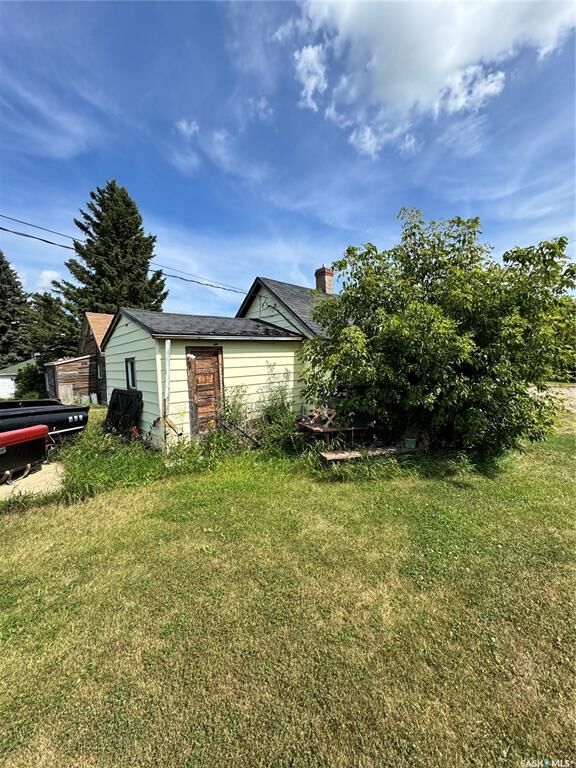 Property Photo:  206 Main Street  SK S0K 2B0 