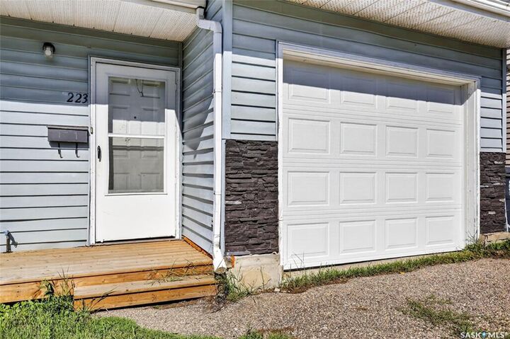 Property Photo:  223-225 Wakabayashi Way  SK S7K 7M4 