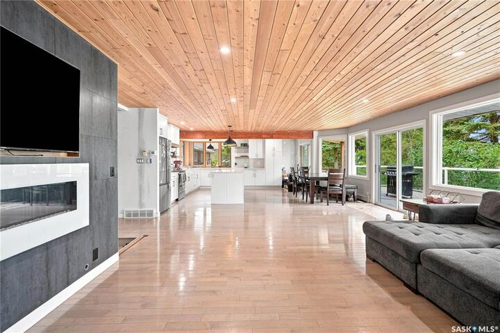 Property Photo:  19 Mawson Drive  SK S7C 0A1 