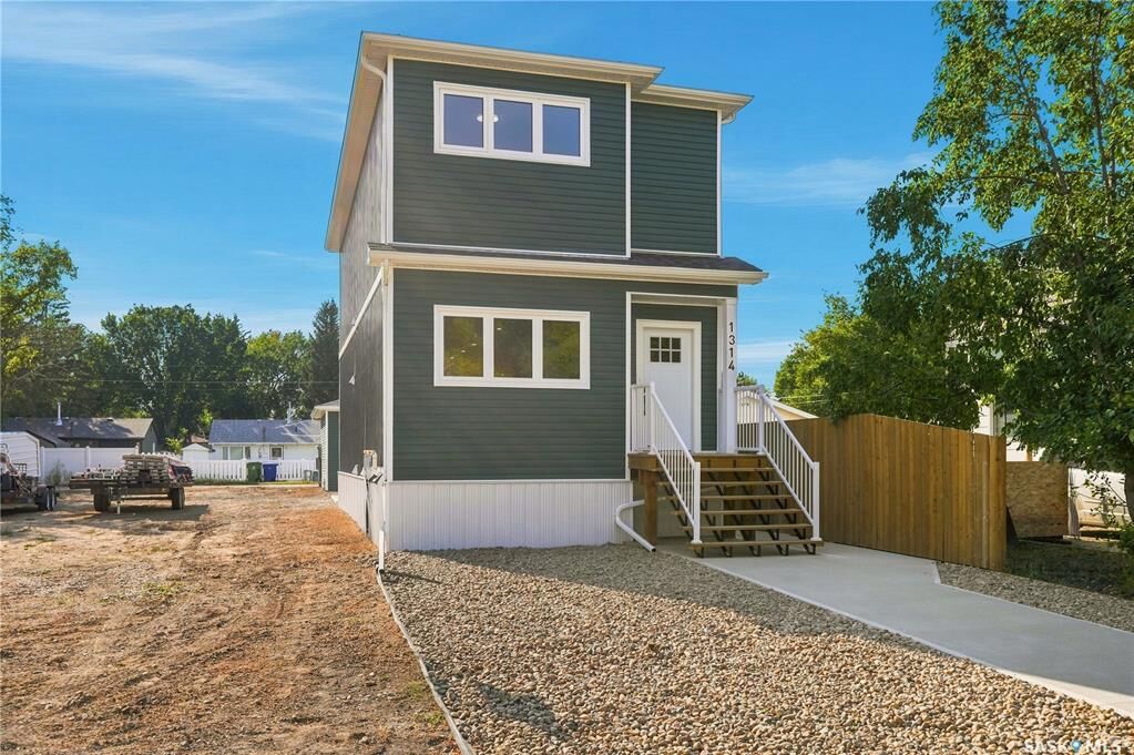 Property Photo:  1314 Connaught Avenue  SK S6H 7H6 