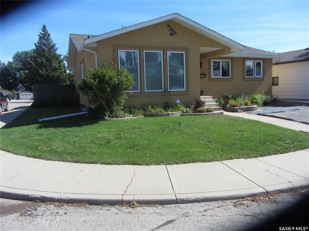 Property Photo:  603 Christopher Way  SK S7J 3S3 