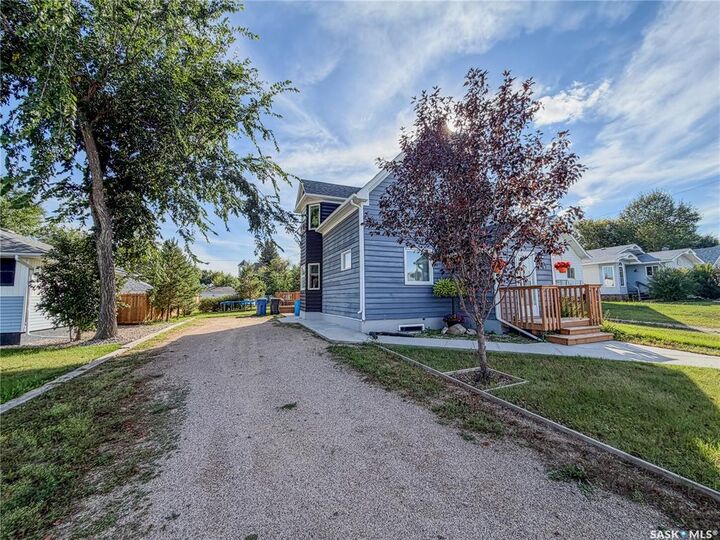Property Photo:  127 10th Avenue W  SK S0A 2P0 