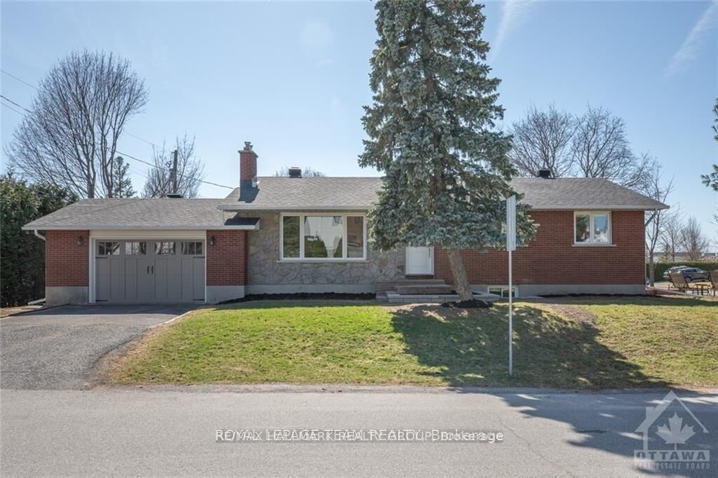 Property Photo:  2 Indian Road  ON K2G 1N4 