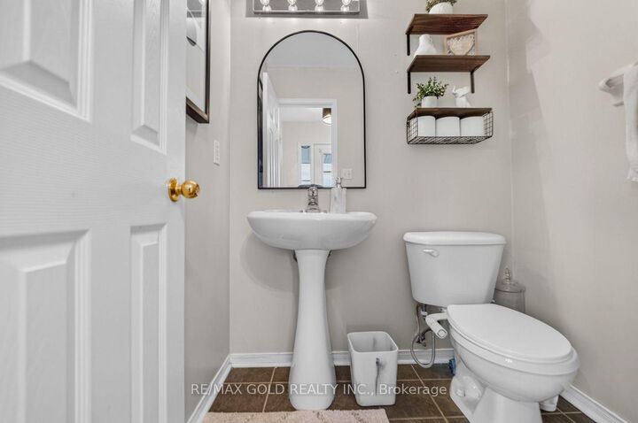 Property Photo:  1110 Davis Lane  ON L9T 5P9 