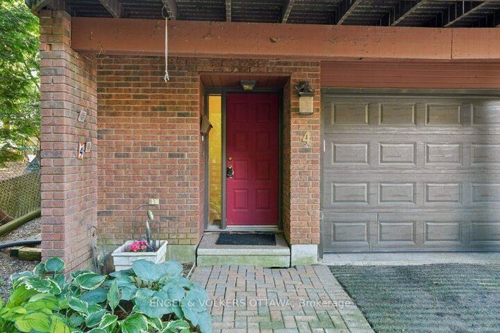 Property Photo:  535 Hilson Avenue 4  ON K1Z 6C9 