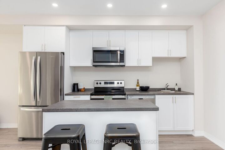 Property Photo:  50 Herrick Avenue Up46  ON L2P 2T9 