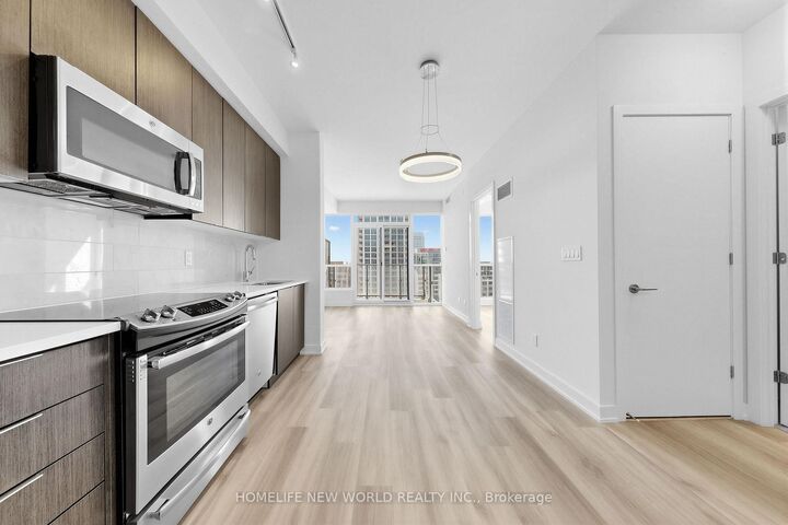 Property Photo:  50 Bruyeres Mews 1508  ON M5V 0G7 
