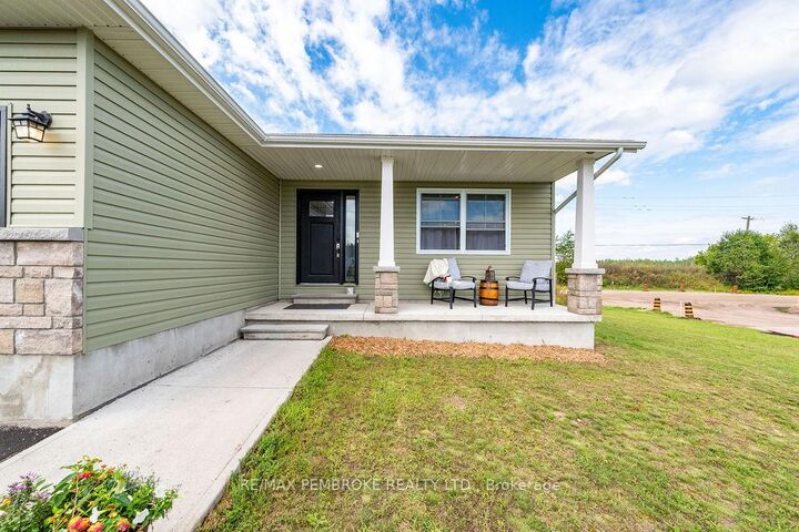 Property Photo:  20 Terrance Drive  ON K8H 0G3 