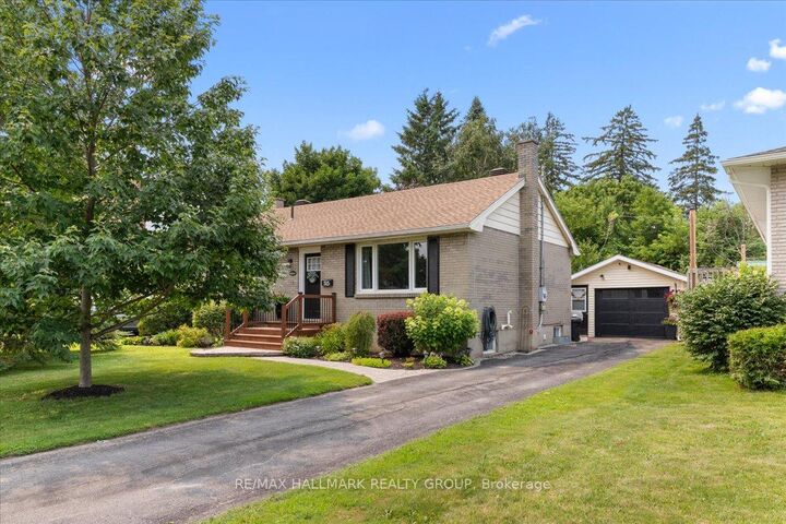 Property Photo:  515 Clothier Street E  ON K0G 1J0 