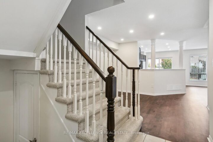 Property Photo:  2406 Baintree Crescent  ON L6M 4X1 