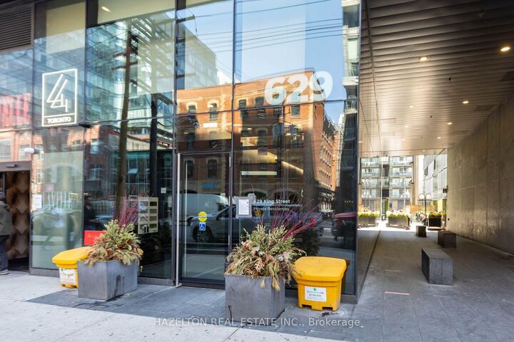 629 King Street W 1207 — photo 1