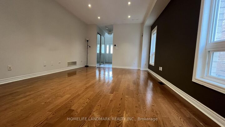 Property Photo:  26 Brumstead Drive  ON L4E 0C5 