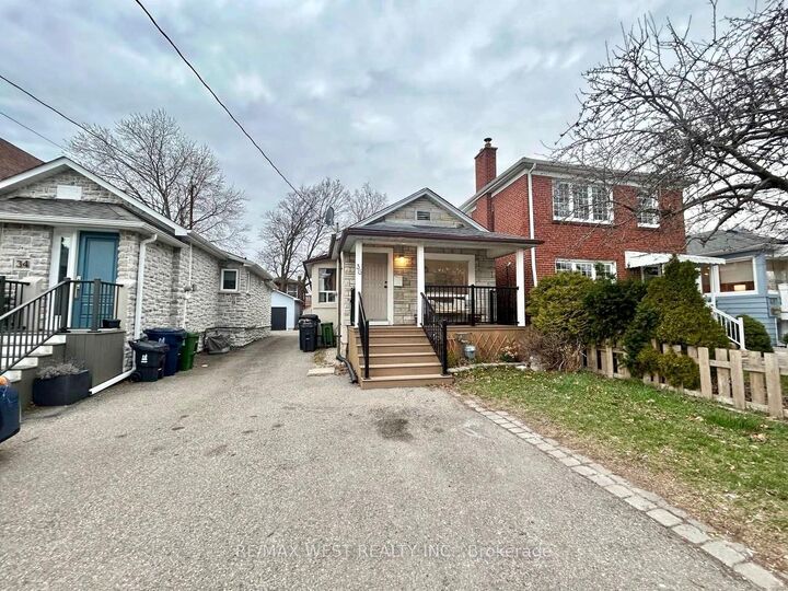Property Photo:  36 Fourteenth Street E  ON M8V 3H9 