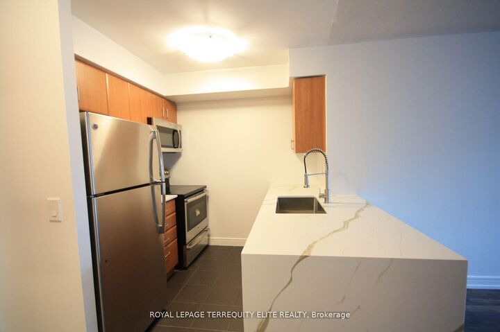 Property Photo:  31 Bales Avenue 911  ON M2N 7L6 