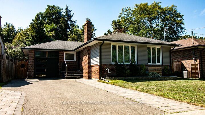 Property Photo:  7 Sedgebrook Crescent Main  ON M9B 2X2 