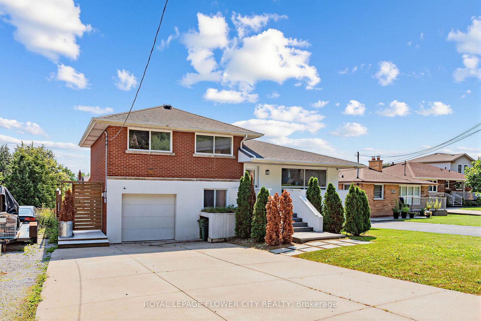 Property Photo: 79 Kimberly Drive ON L8K 4K7