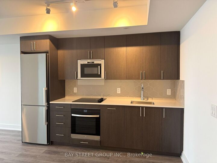 Property Photo:  2545 Simcoe Street N 1010  ON L1L 0W3 
