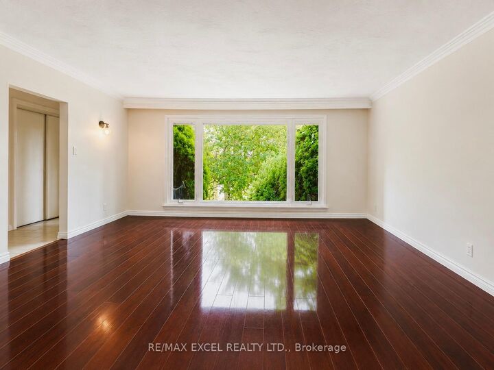 Property Photo:  39 Commons Drive Main  ON M1T 1E3 