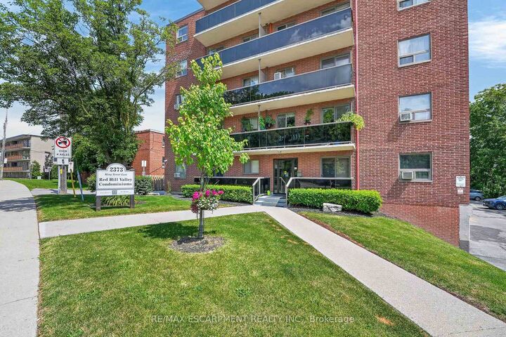 Property Photo:  2373 King Street E 52  ON L8K 1X9 