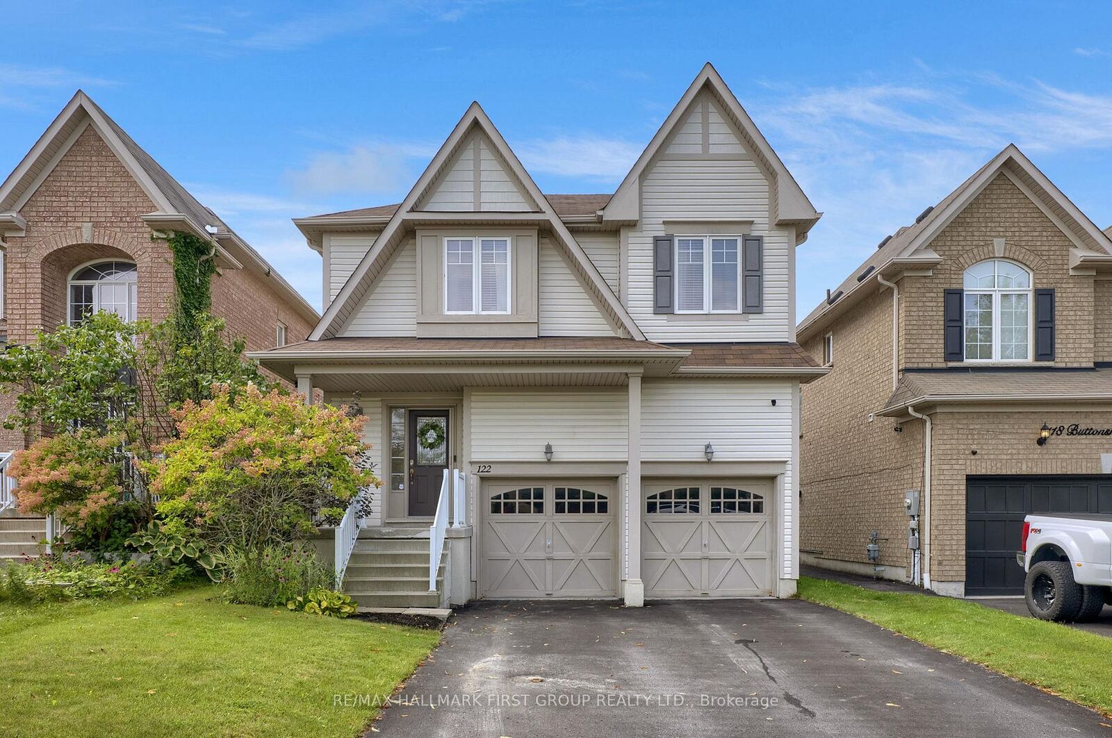 Property Photo:  122 Buttonshaw Street  ON L1C 0J7 