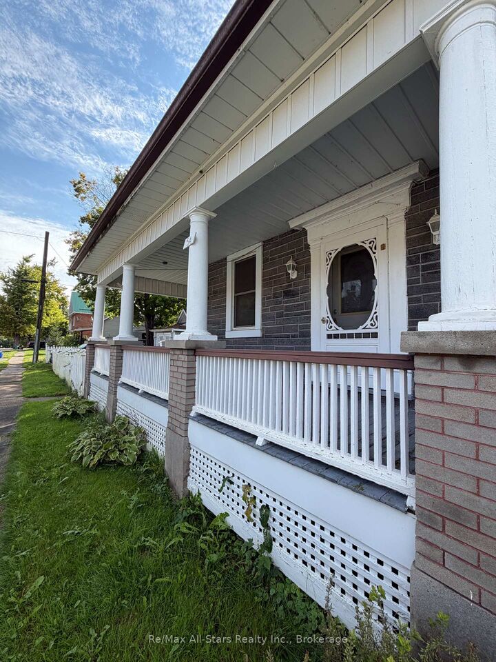 Property Photo:  54 Munro Street  ON L0E 1E0 