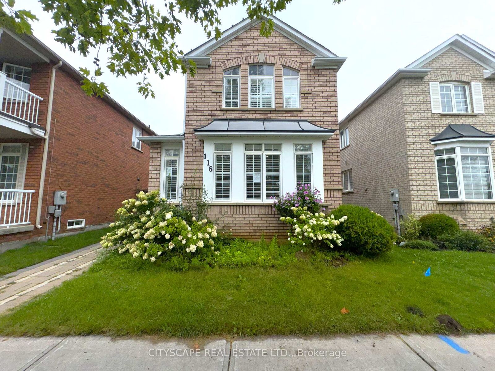 Property Photo: 116 Emery Hill Boulevard ON L6C 2S6