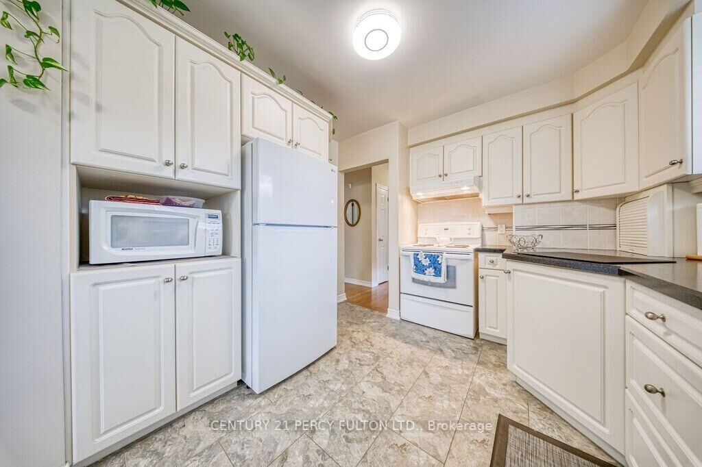 Property Photo: 70 Limevale Crescent ON M1E 2K7