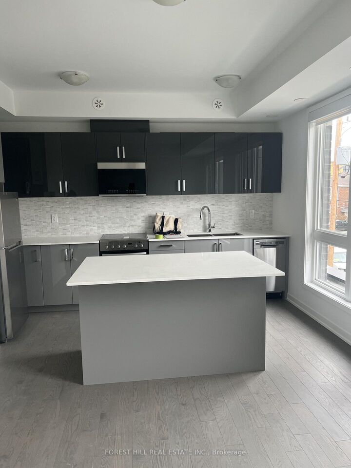 Property Photo:  14 Marquette Avenue 7  ON M6A 0E1 