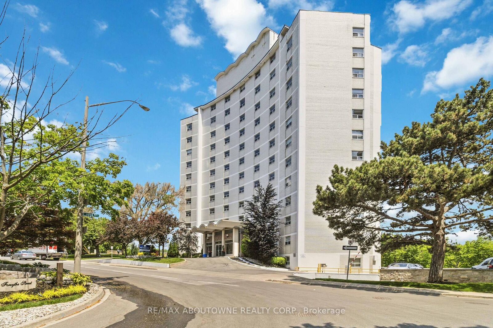 Property Photo:  125 Forsythe Street 1201  ON L6K 3K1 