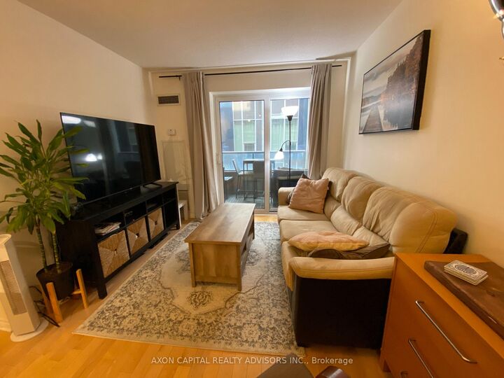 Property Photo:  250 Wellington Street W 1243  ON M5V 3P6 
