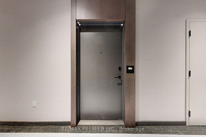 Property Photo:  1285 Dupont Street 904  ON M6H 2A6 
