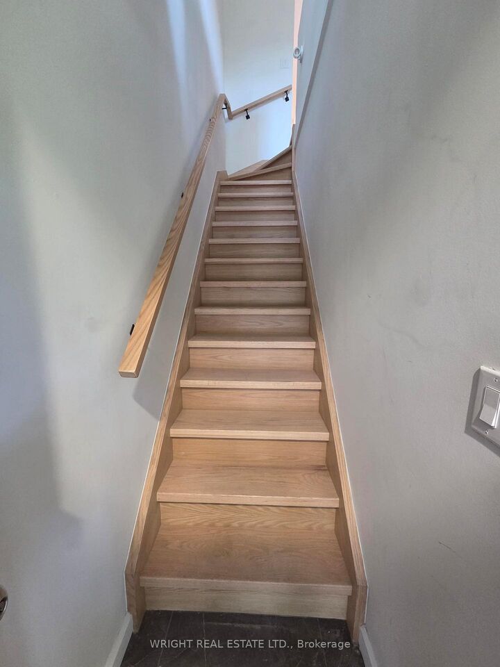 Property Photo: 71 Oxford Street ON M5T 1P2