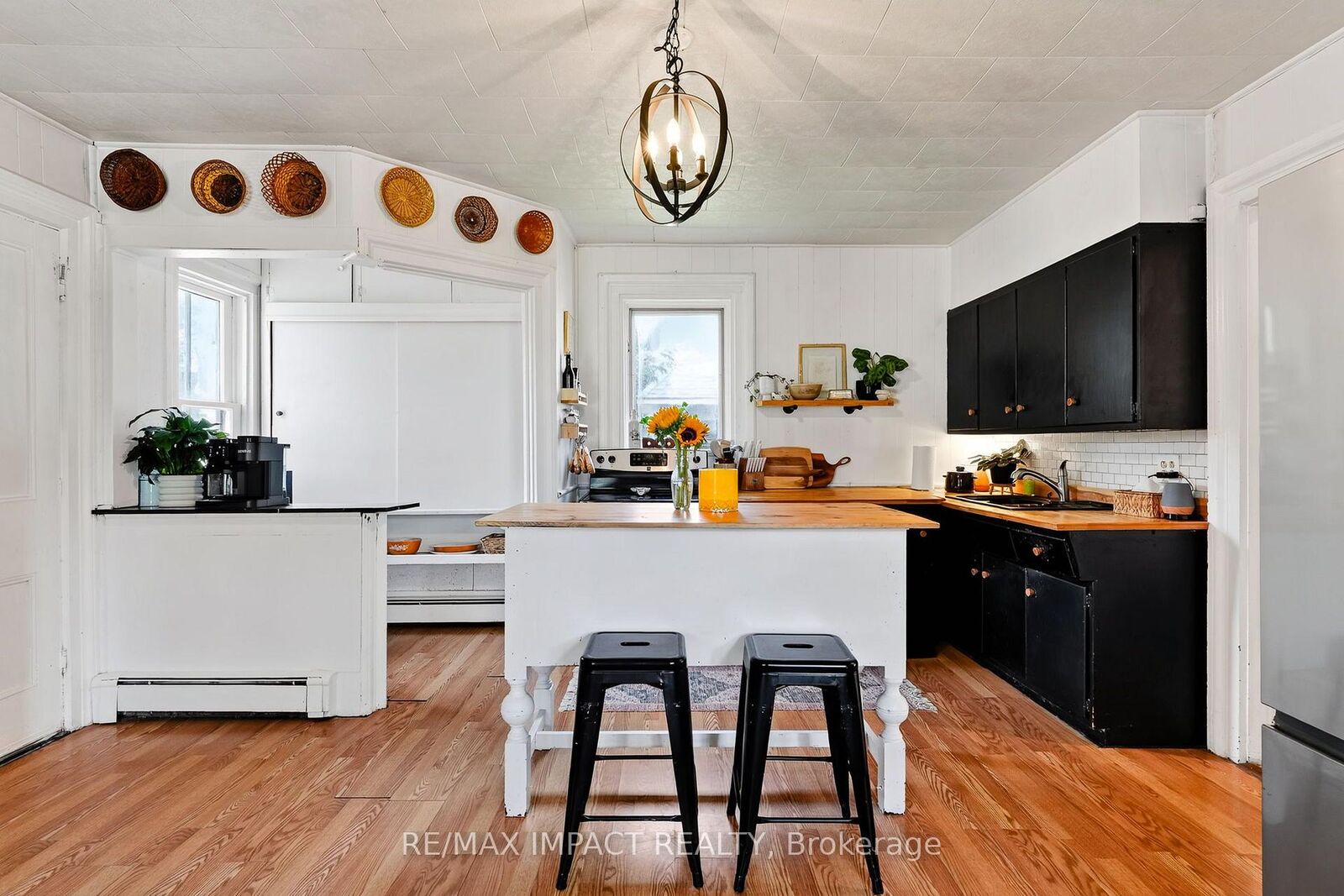 Property Photo:  162 Baldwin Street  ON K0K 1H0 