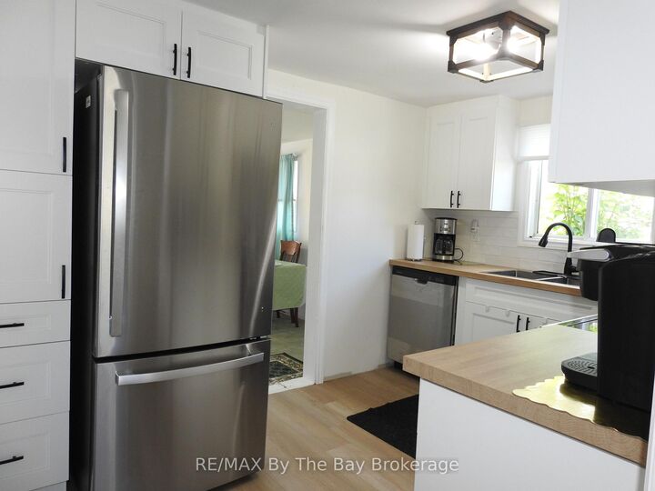 Property Photo:  1345 Mosley Street  ON L9Z 2C7 