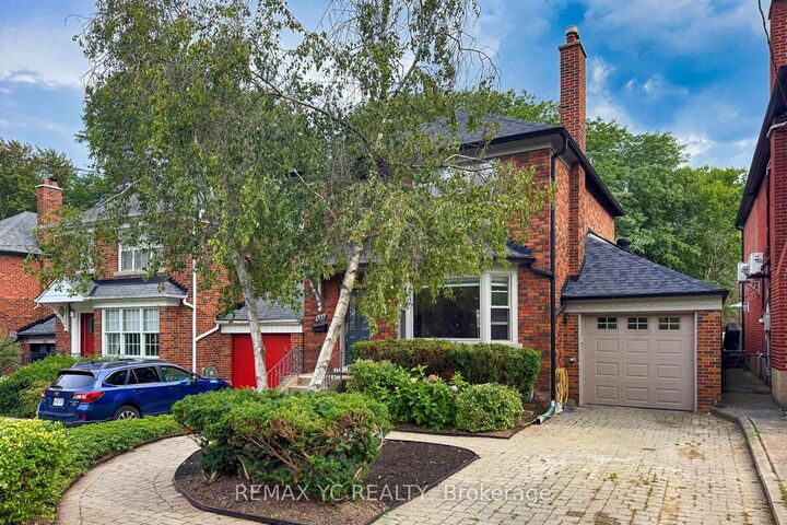 Property Photo:  425 Broadway Avenue  ON M4G 2R3 