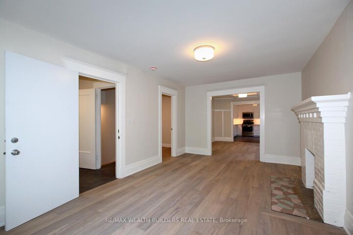 Property Photo:  163 Parkside Drive B  ON M6P 2G3 