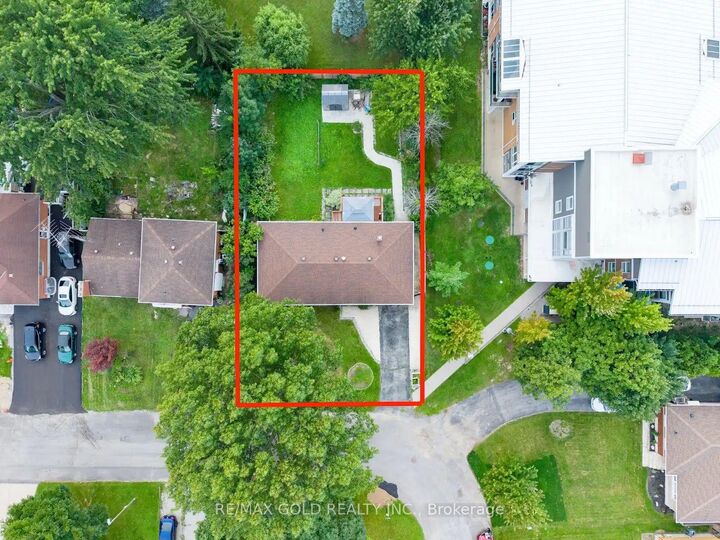 Property Photo:  16 Braden Avenue  ON L3C 2R7 