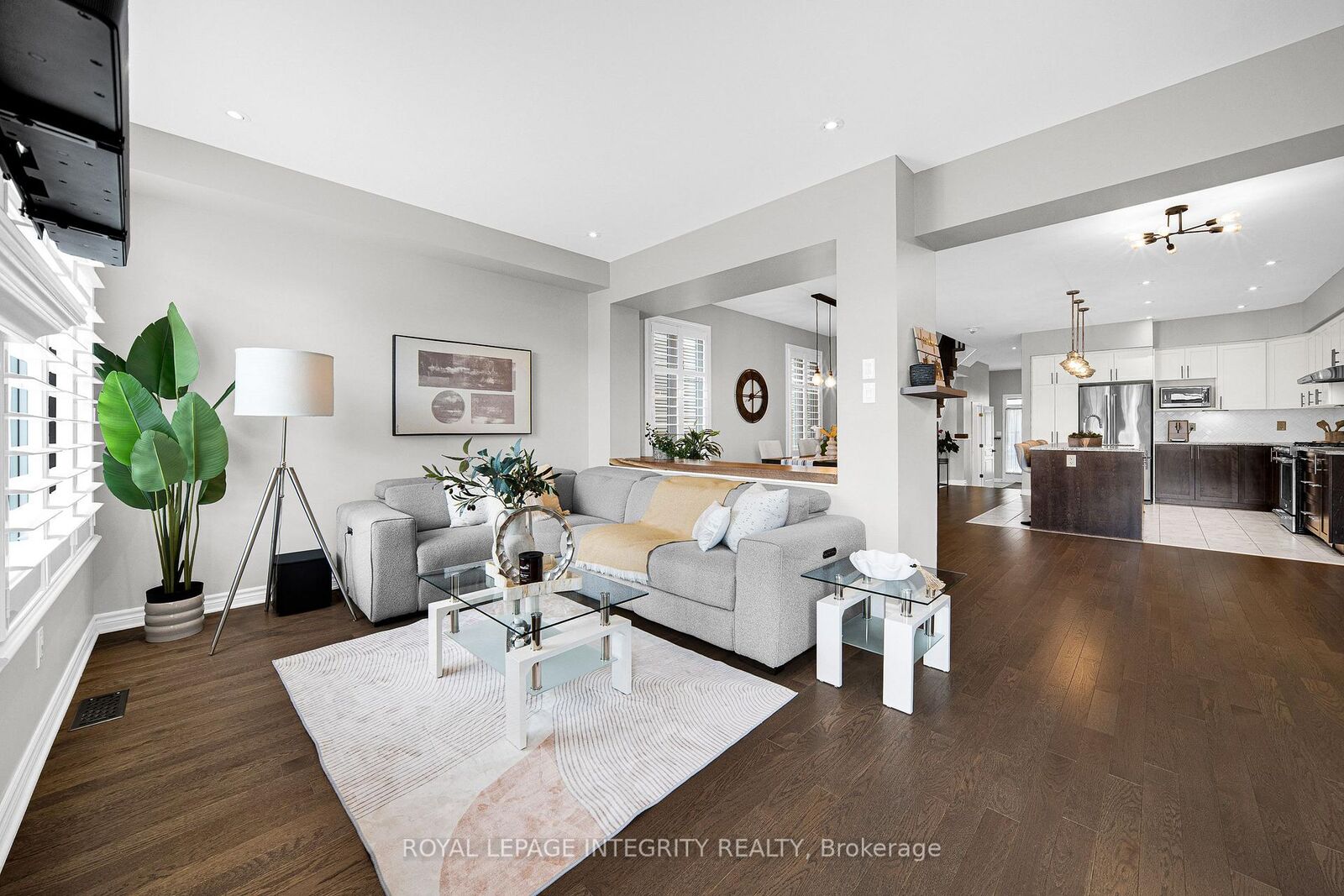 Property Photo:  168 Larimar Circle  ON K1X 0B6 