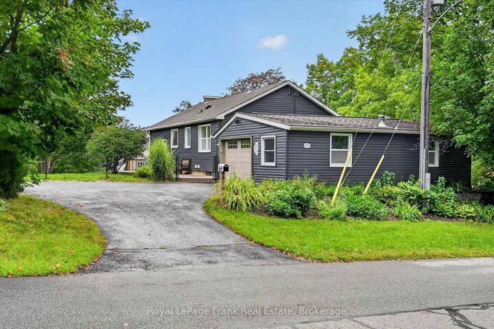 Property Photo:  878 Valleyview Drive  ON K9J 6R1 