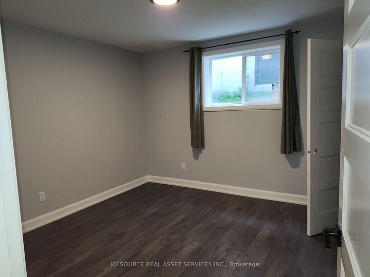 Property Photo:  5 Portland Drive  ON K6H 0J4 