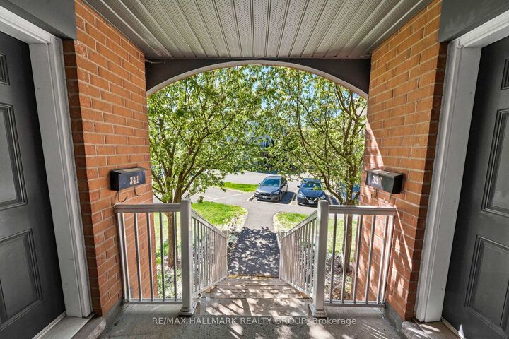 Property Photo:  49 Jardin Private 343  ON K1K 2V8 